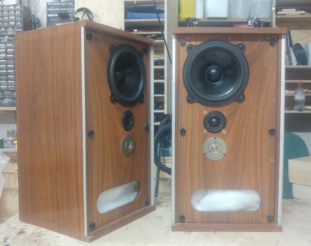 b&w dm2a speakers